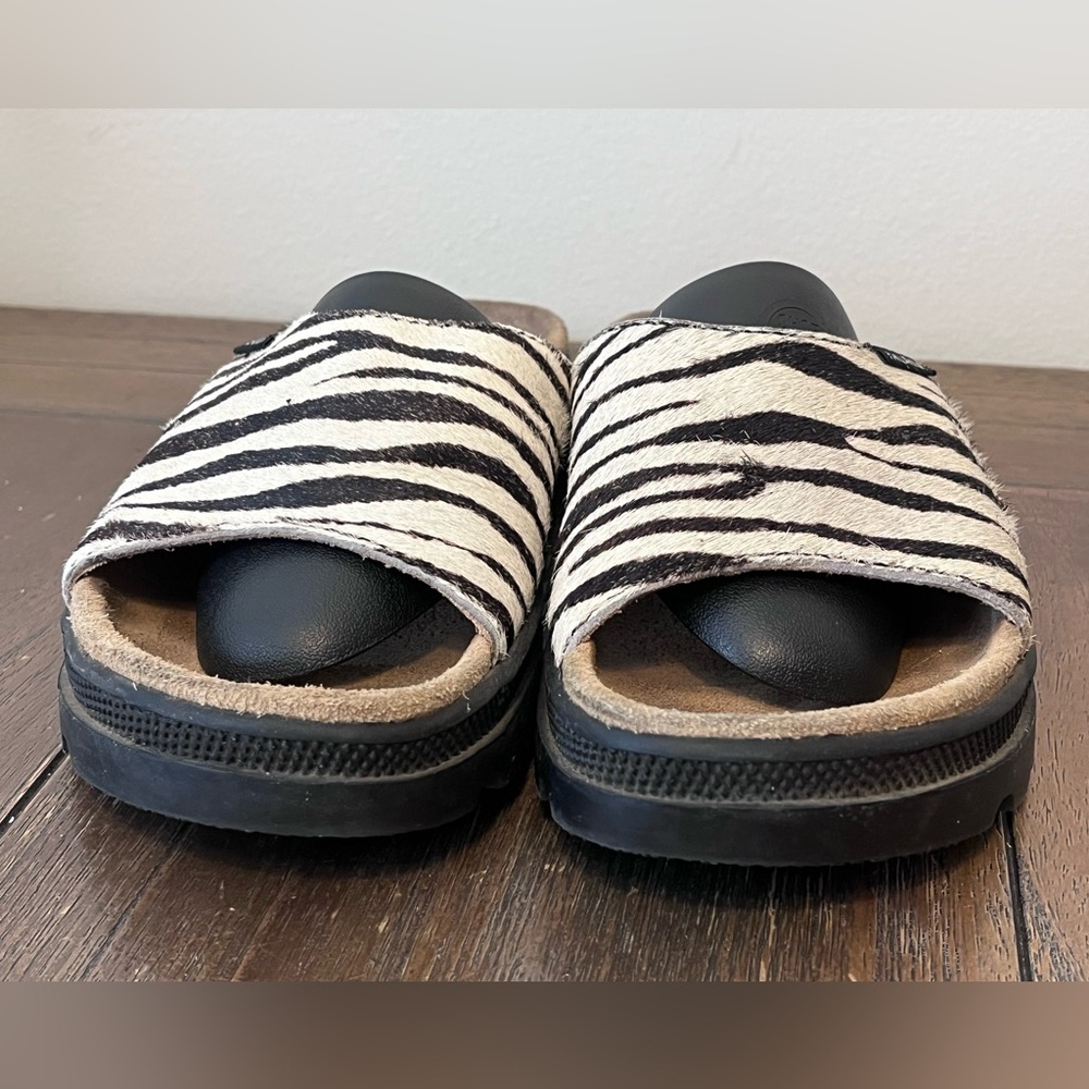 Palladium Zebra Slides Womens size 7 - Picture 2 of 10